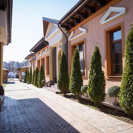 Hotel Casa Onyx Târgu Jiu Zewnętrze zdjęcie