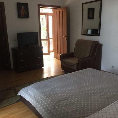 Hotel Casa Onyx Târgu Jiu Zewnętrze zdjęcie