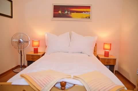 Hotel Casa Onyx Târgu Jiu Zewnętrze zdjęcie
