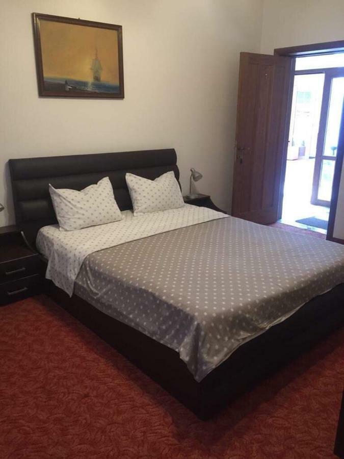 Hotel Casa Onyx Târgu Jiu Zewnętrze zdjęcie
