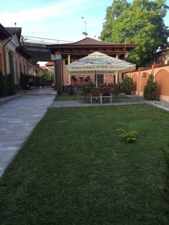 Hotel Casa Onyx Târgu Jiu Zewnętrze zdjęcie