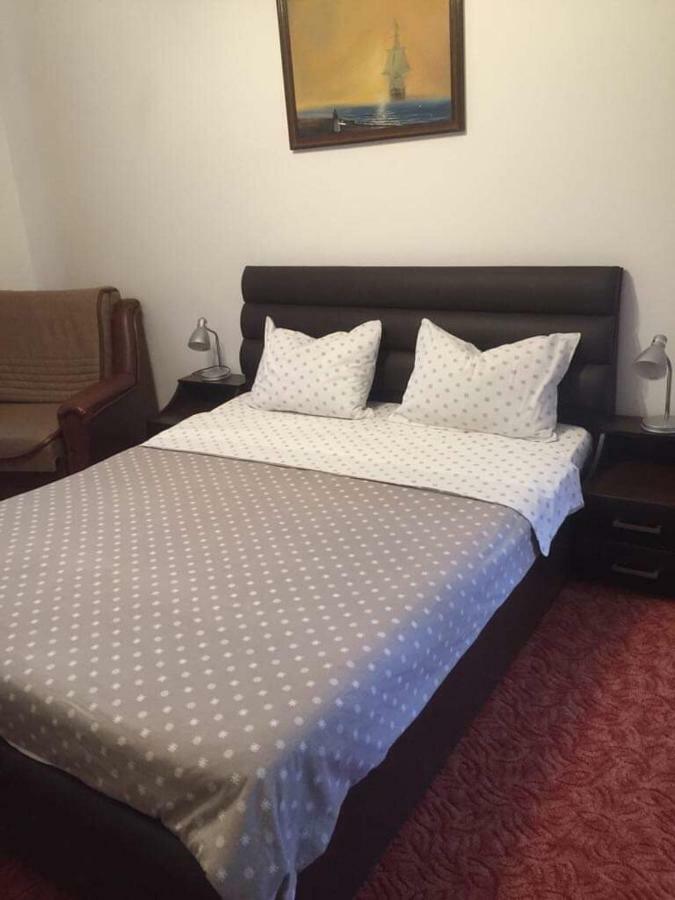 Hotel Casa Onyx Târgu Jiu Zewnętrze zdjęcie