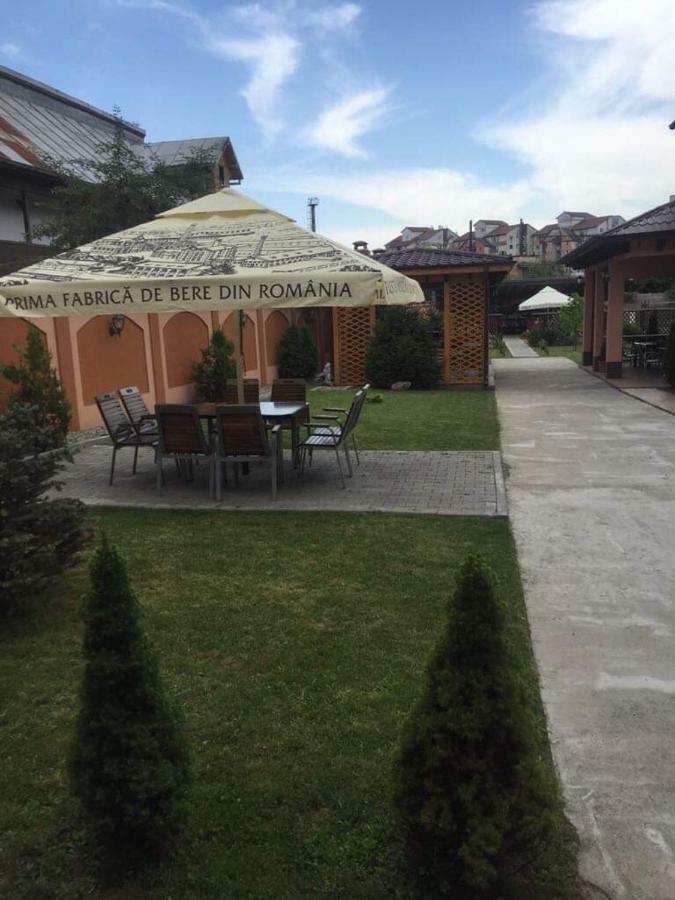 Hotel Casa Onyx Târgu Jiu Zewnętrze zdjęcie
